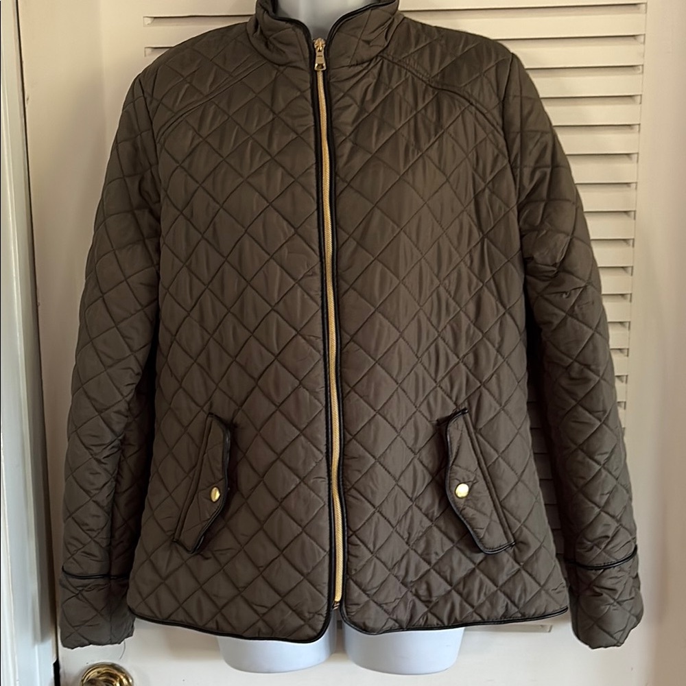 Green Quilted Puffer Jacket with Stand-Up Collar